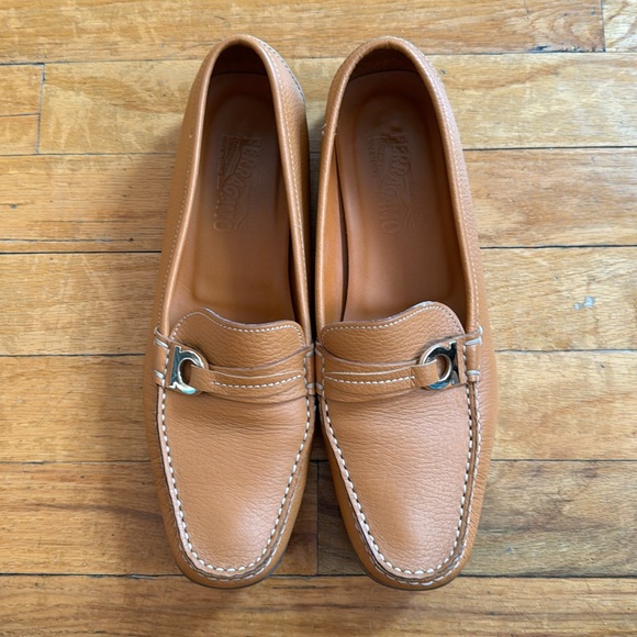 Salvatore Ferragamo leather loafer Size: 9 Excellent condition - Picture 5 of 7